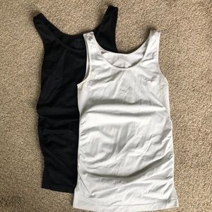 Maternity undershirts size S/M